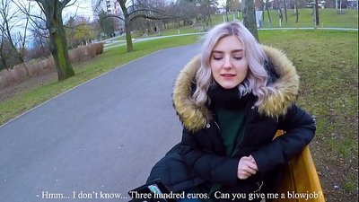 Ji bo drav daqurtandina germa xerîbek - blowjob li parkê ji hêla Eva Elfie ve